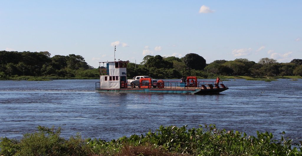 Pantanal - Fähre über den Rio Paraguay