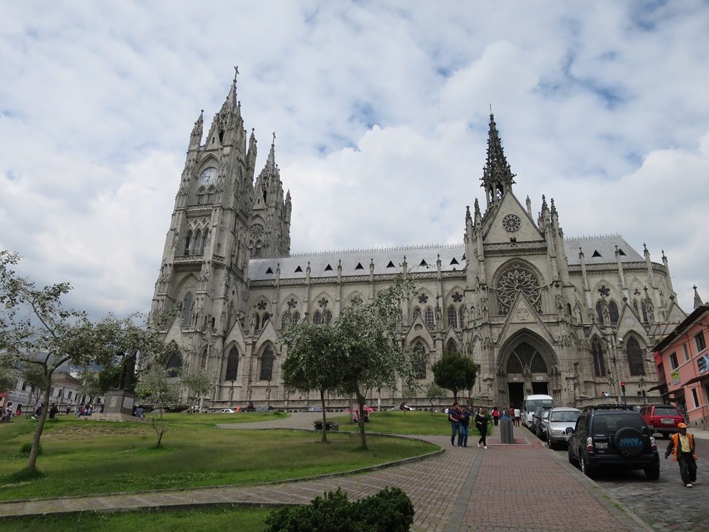 Quito - Basilica del Voto Nacional