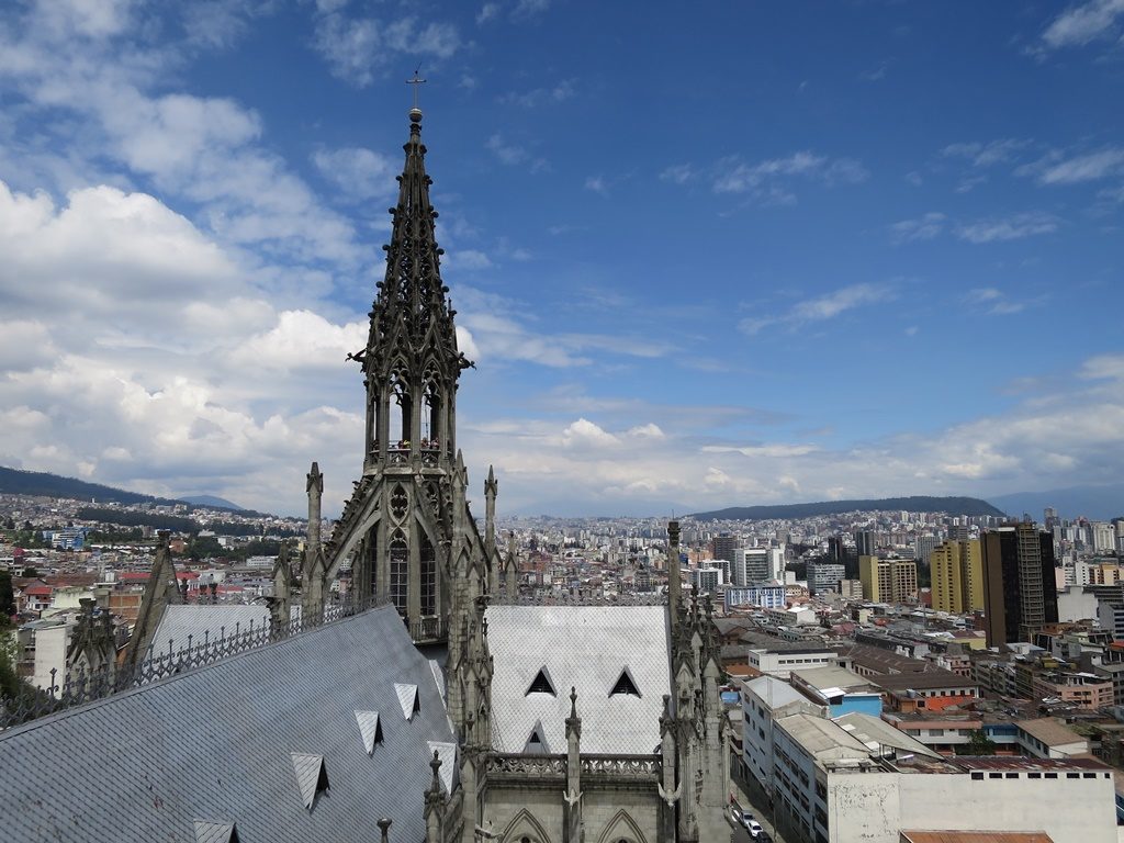 Quito - Basilica del Voto Nacional